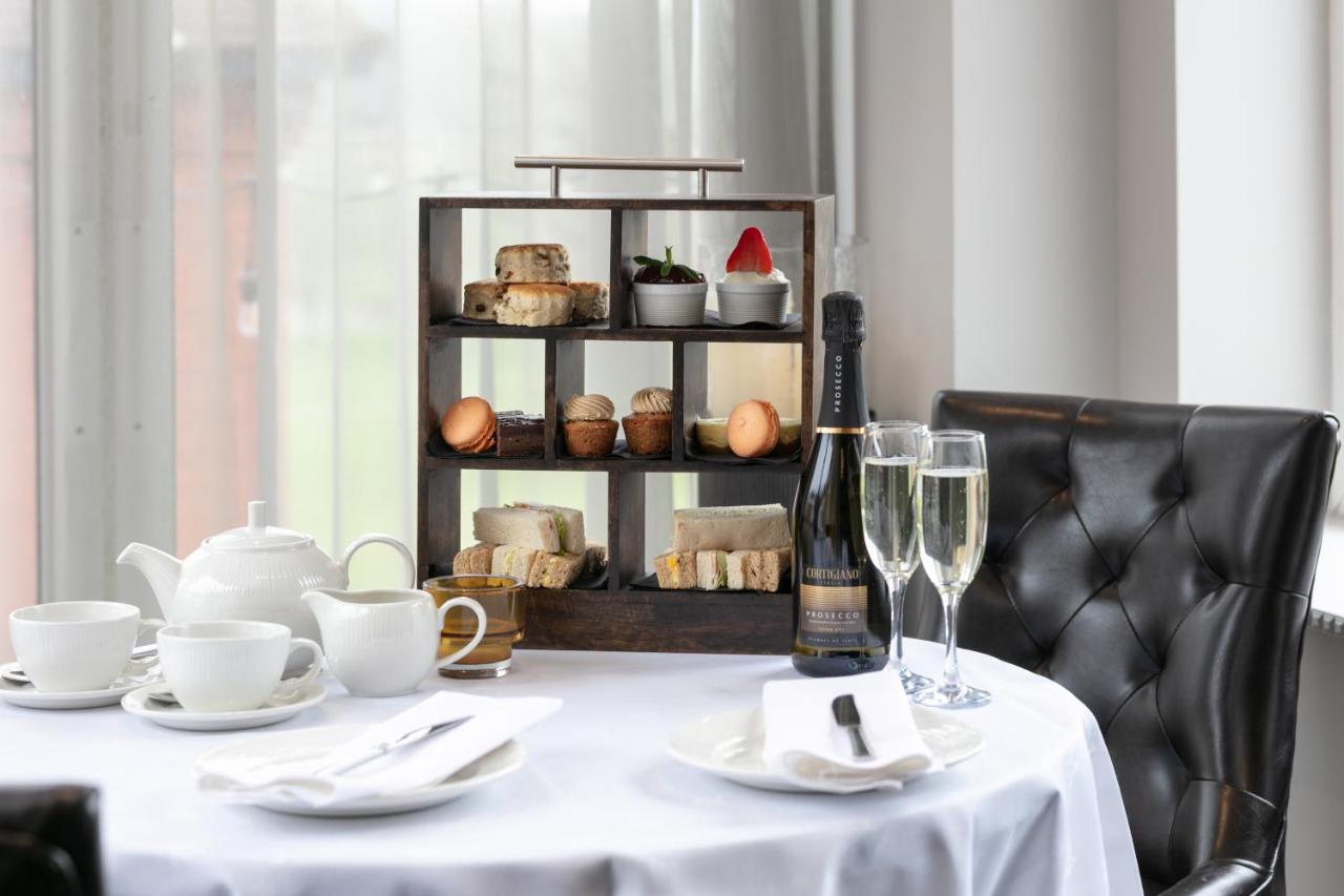 Windmill Village Hotel, Golf Club & Spa, BW Signature Collection Coventry Extérieur photo