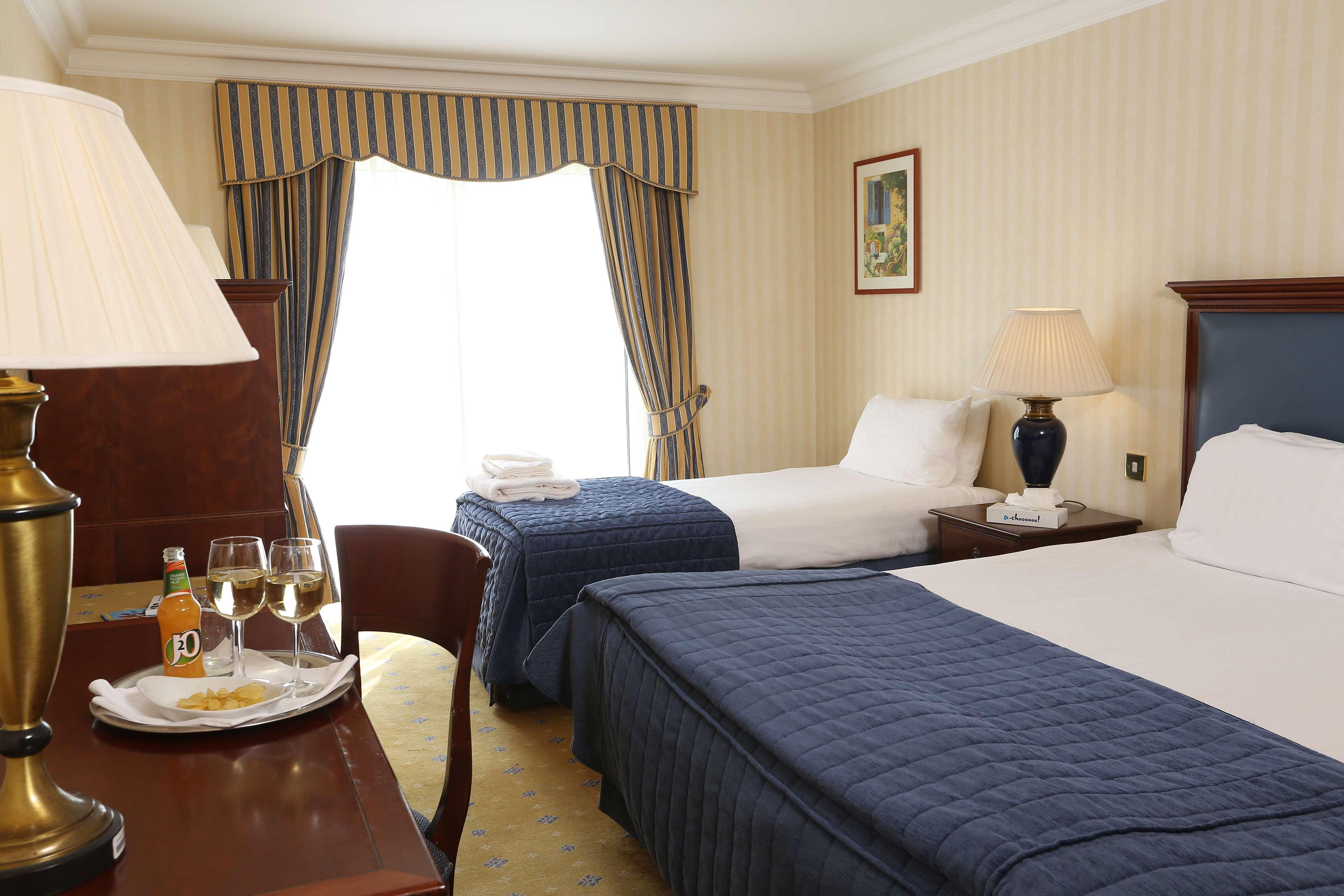Windmill Village Hotel, Golf Club & Spa, BW Signature Collection Coventry Extérieur photo