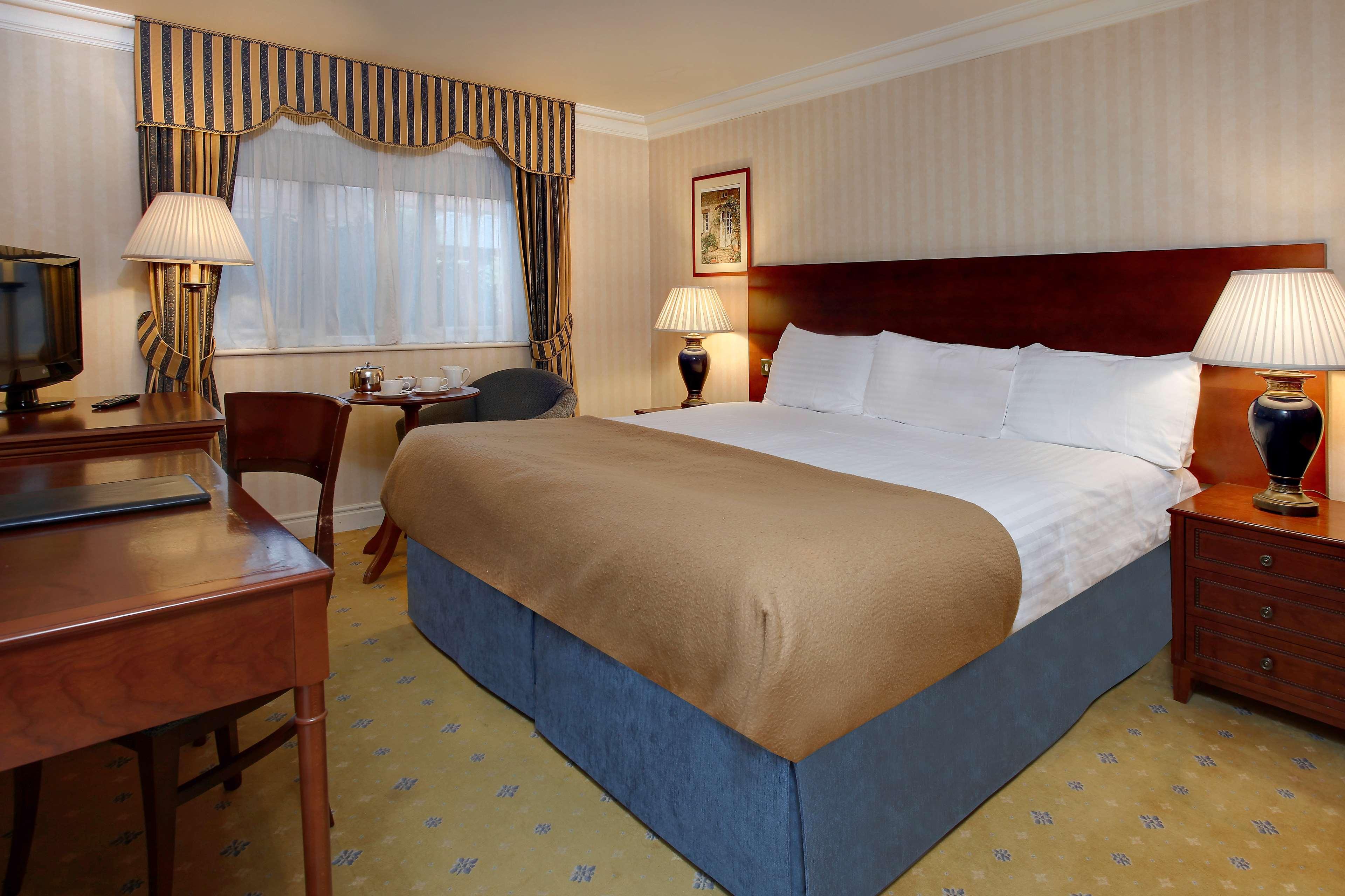 Windmill Village Hotel, Golf Club & Spa, BW Signature Collection Coventry Extérieur photo