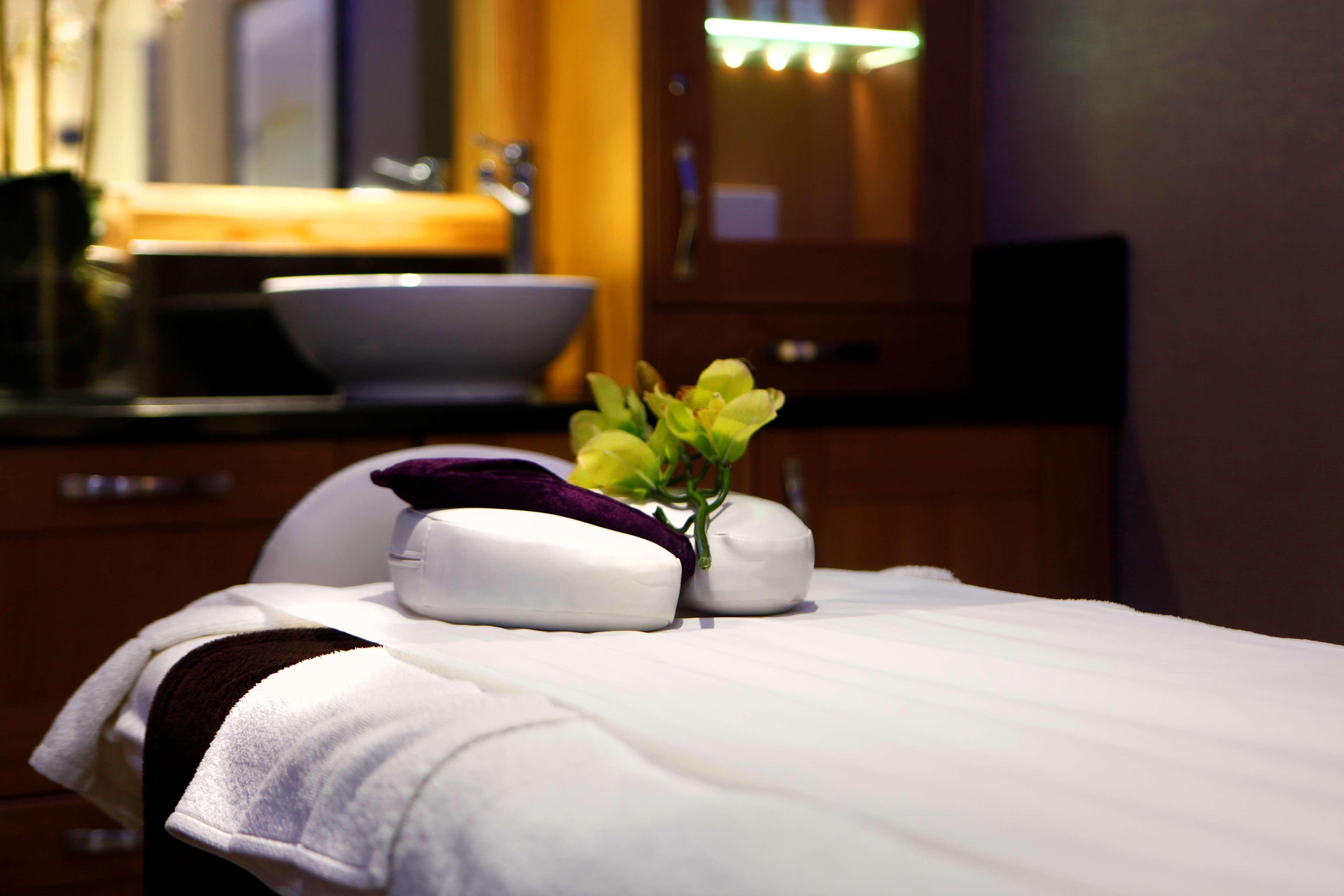 Windmill Village Hotel, Golf Club & Spa, BW Signature Collection Coventry Extérieur photo