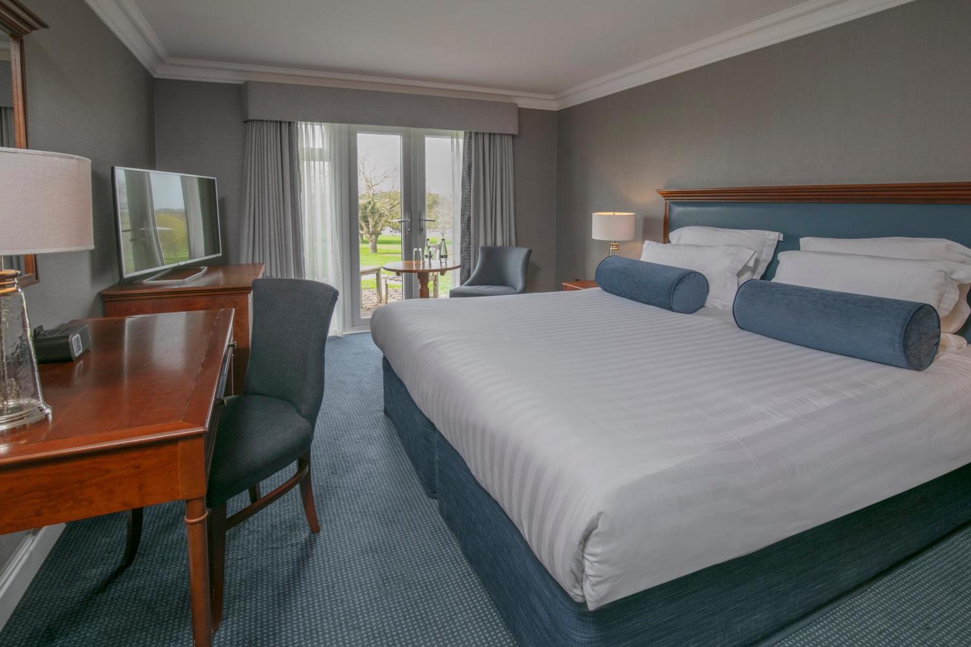 Windmill Village Hotel, Golf Club & Spa, BW Signature Collection Coventry Extérieur photo