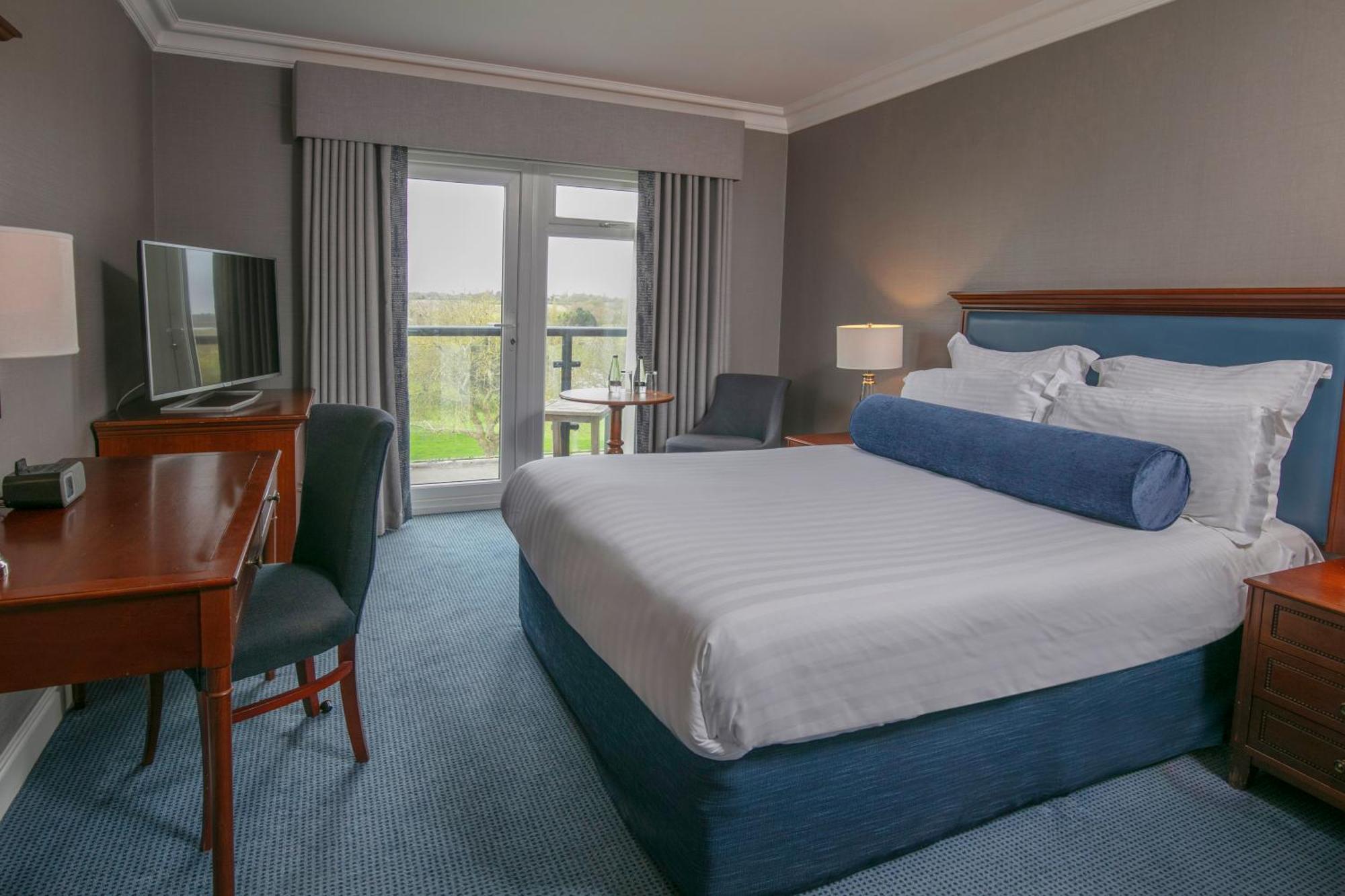 Windmill Village Hotel, Golf Club & Spa, BW Signature Collection Coventry Extérieur photo