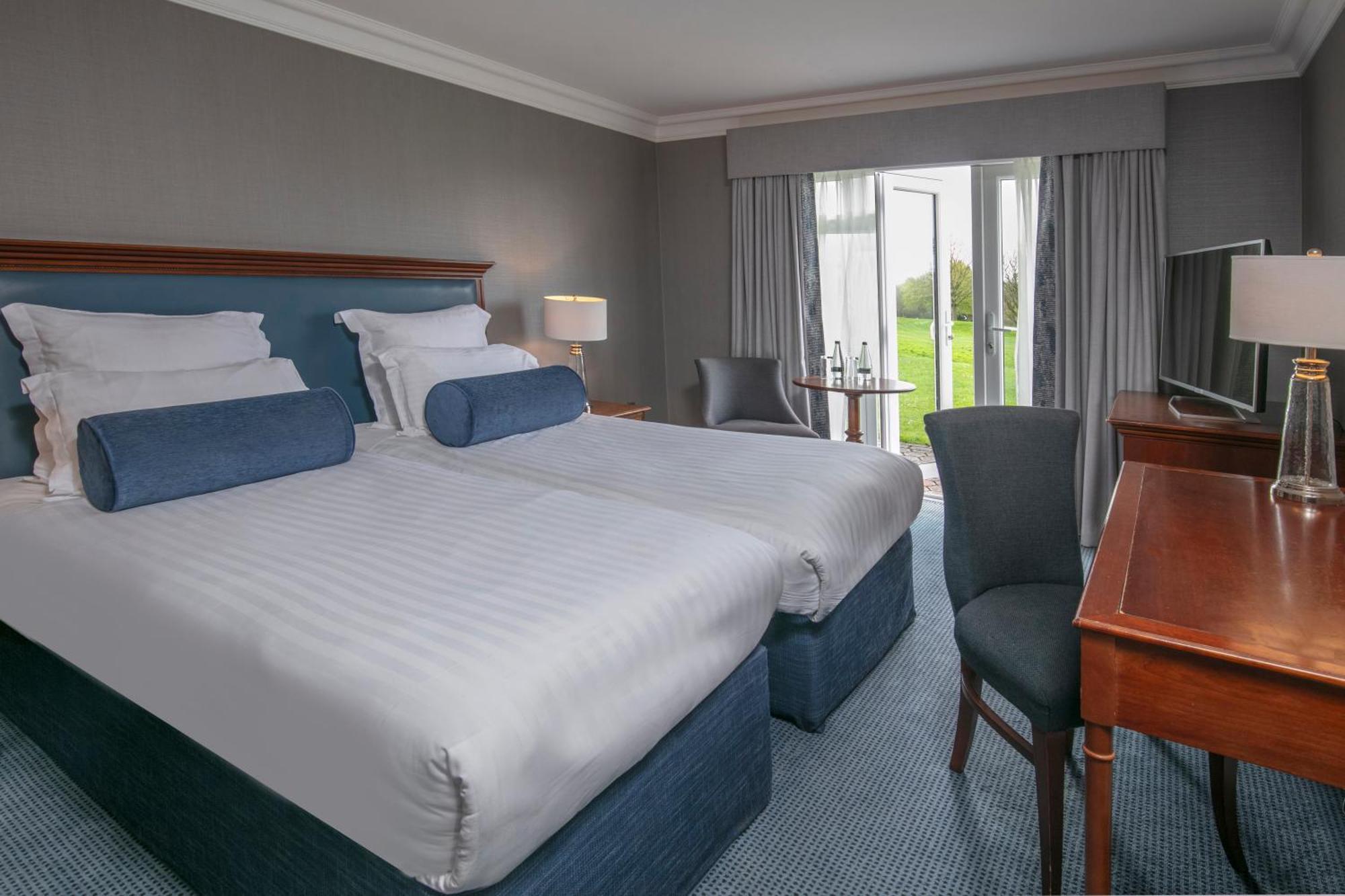 Windmill Village Hotel, Golf Club & Spa, BW Signature Collection Coventry Extérieur photo