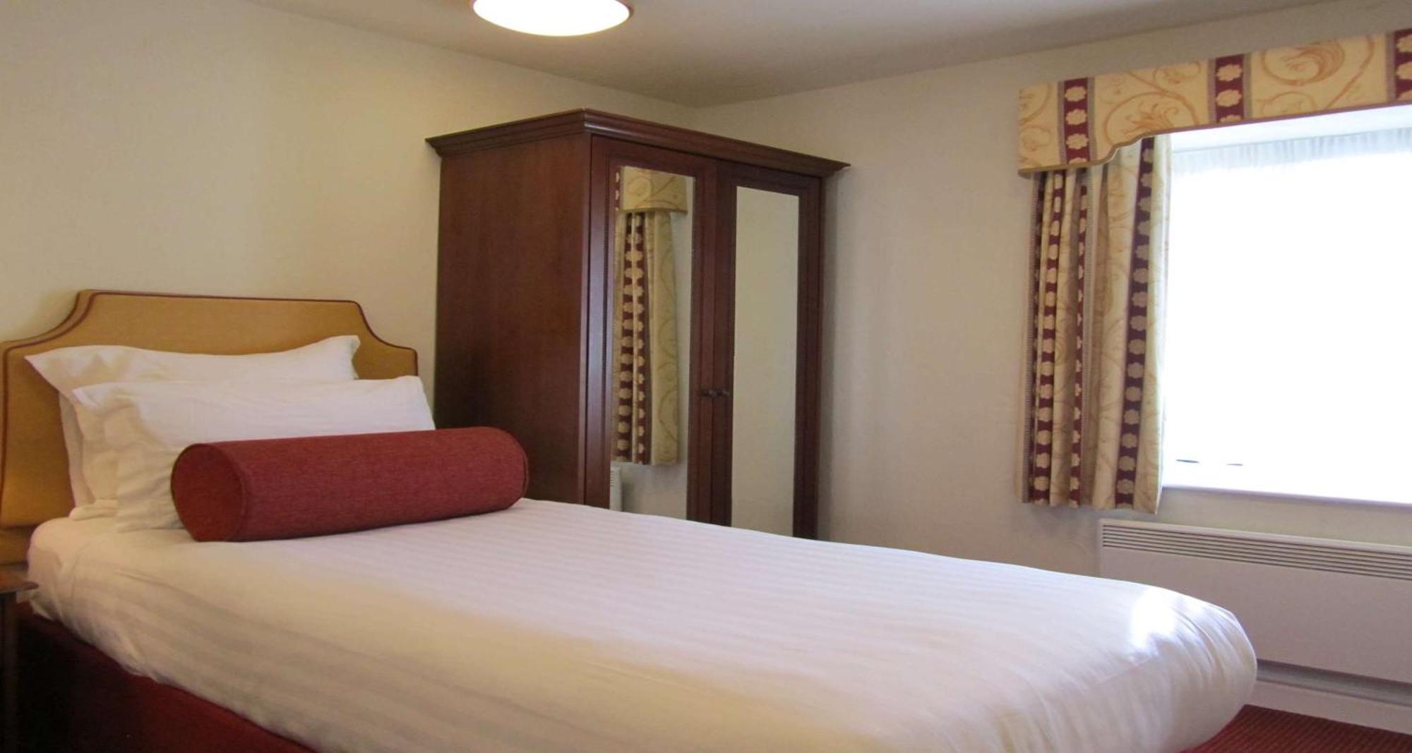 Windmill Village Hotel, Golf Club & Spa, BW Signature Collection Coventry Extérieur photo