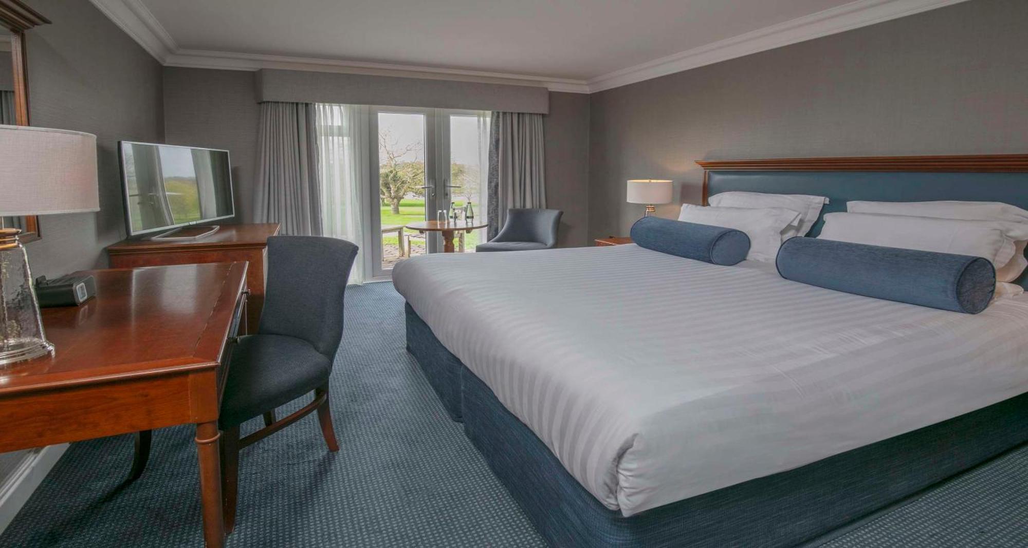 Windmill Village Hotel, Golf Club & Spa, BW Signature Collection Coventry Extérieur photo