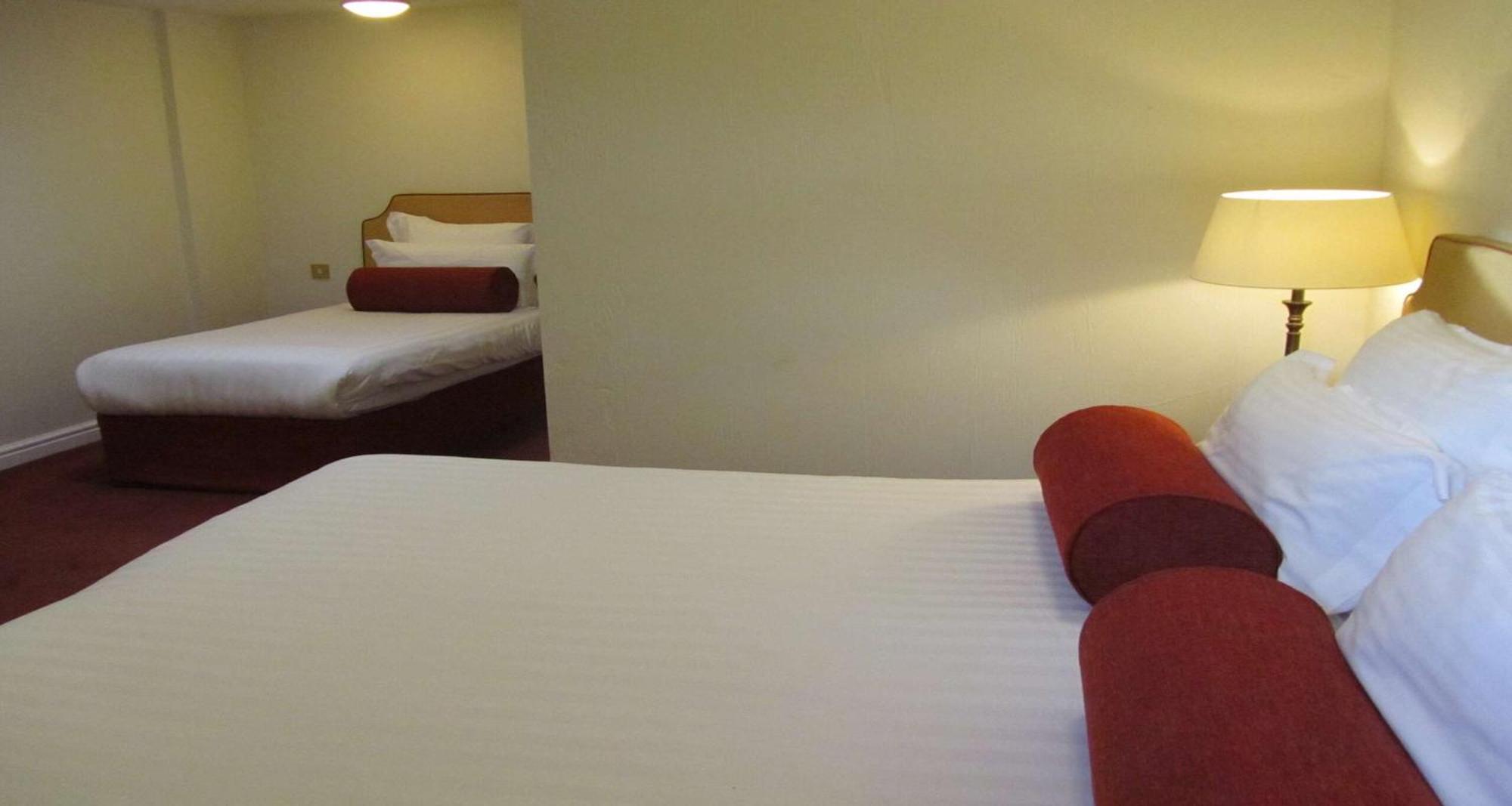 Windmill Village Hotel, Golf Club & Spa, BW Signature Collection Coventry Extérieur photo