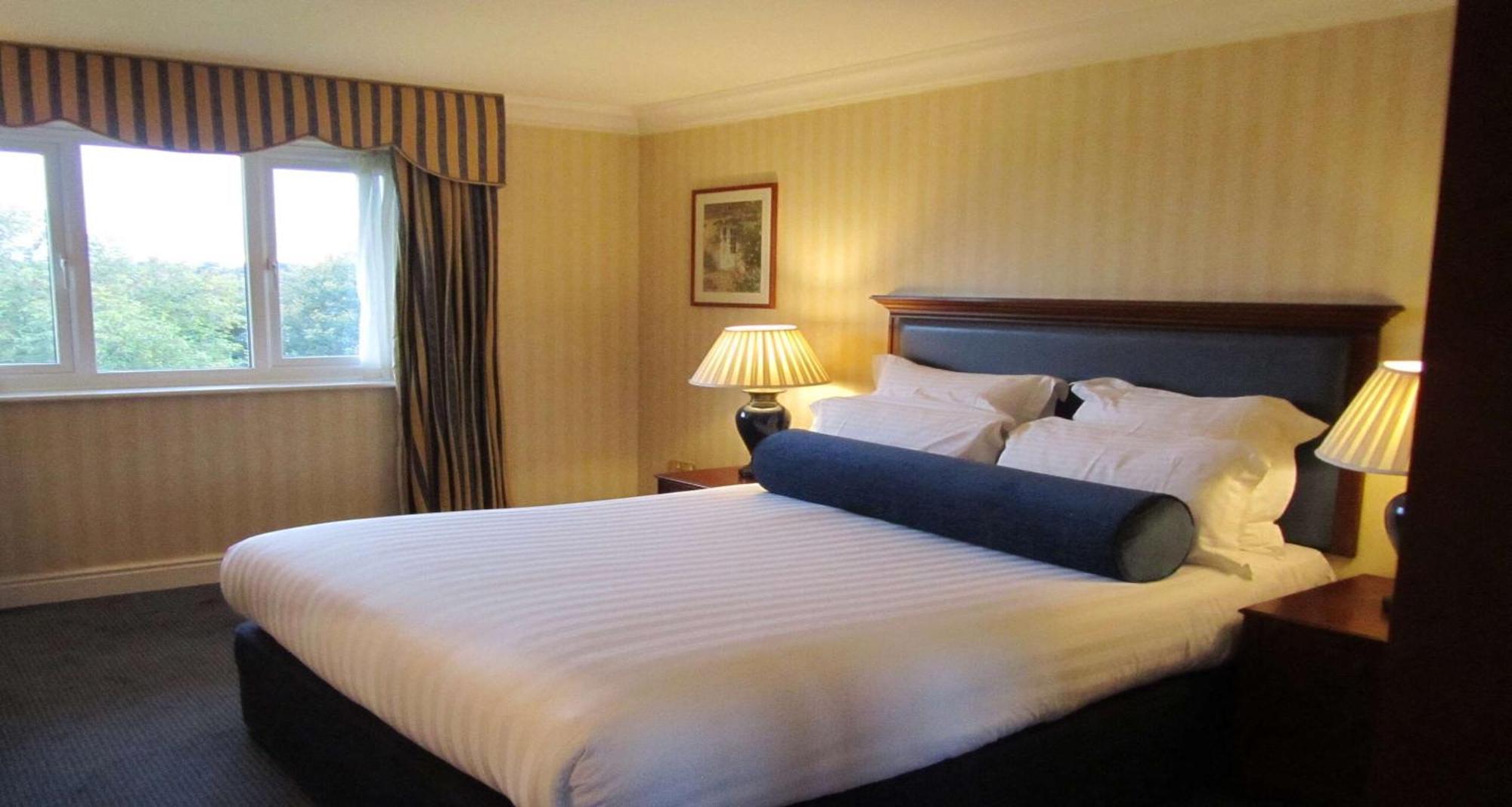 Windmill Village Hotel, Golf Club & Spa, BW Signature Collection Coventry Extérieur photo