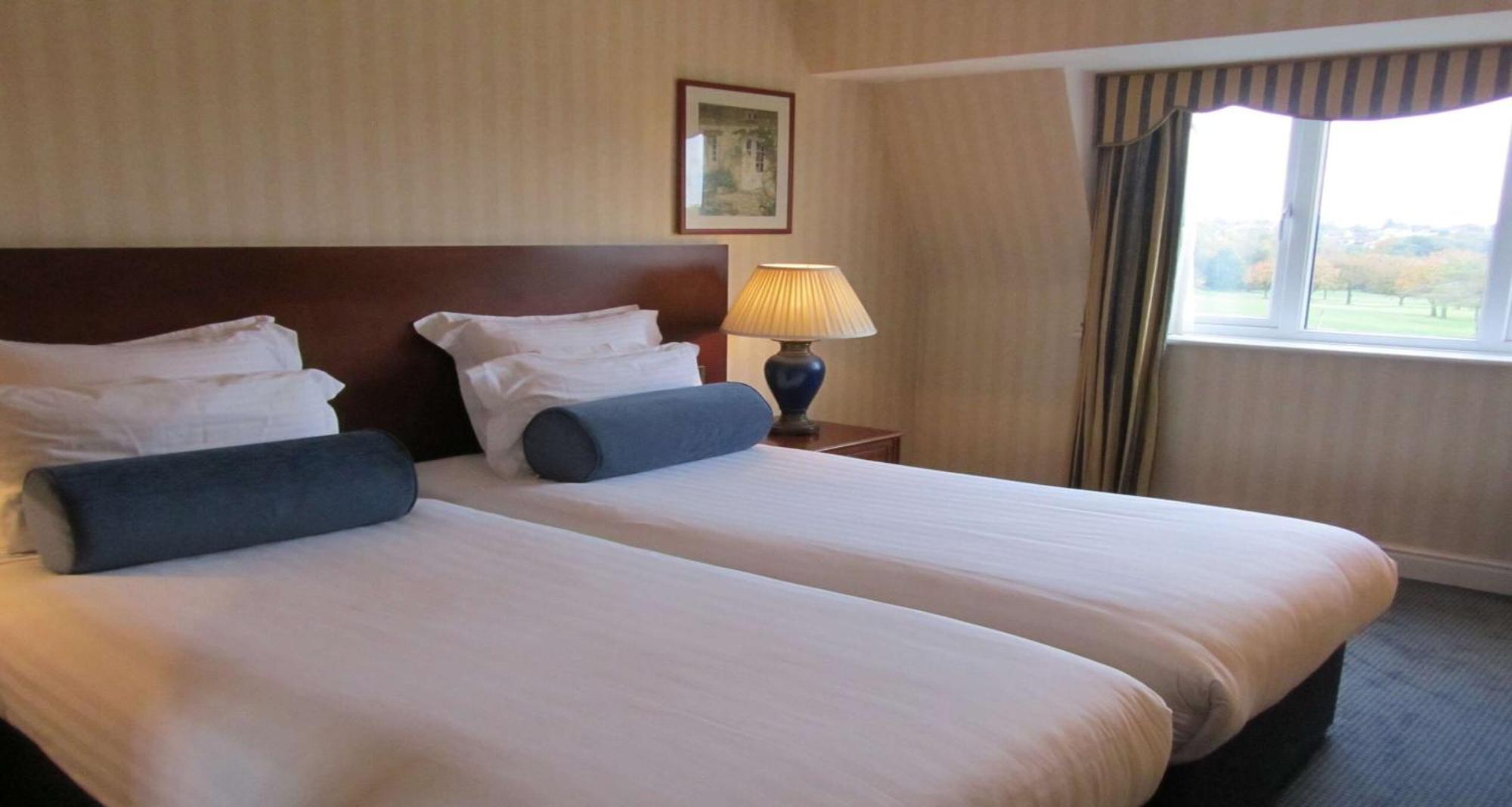 Windmill Village Hotel, Golf Club & Spa, BW Signature Collection Coventry Extérieur photo
