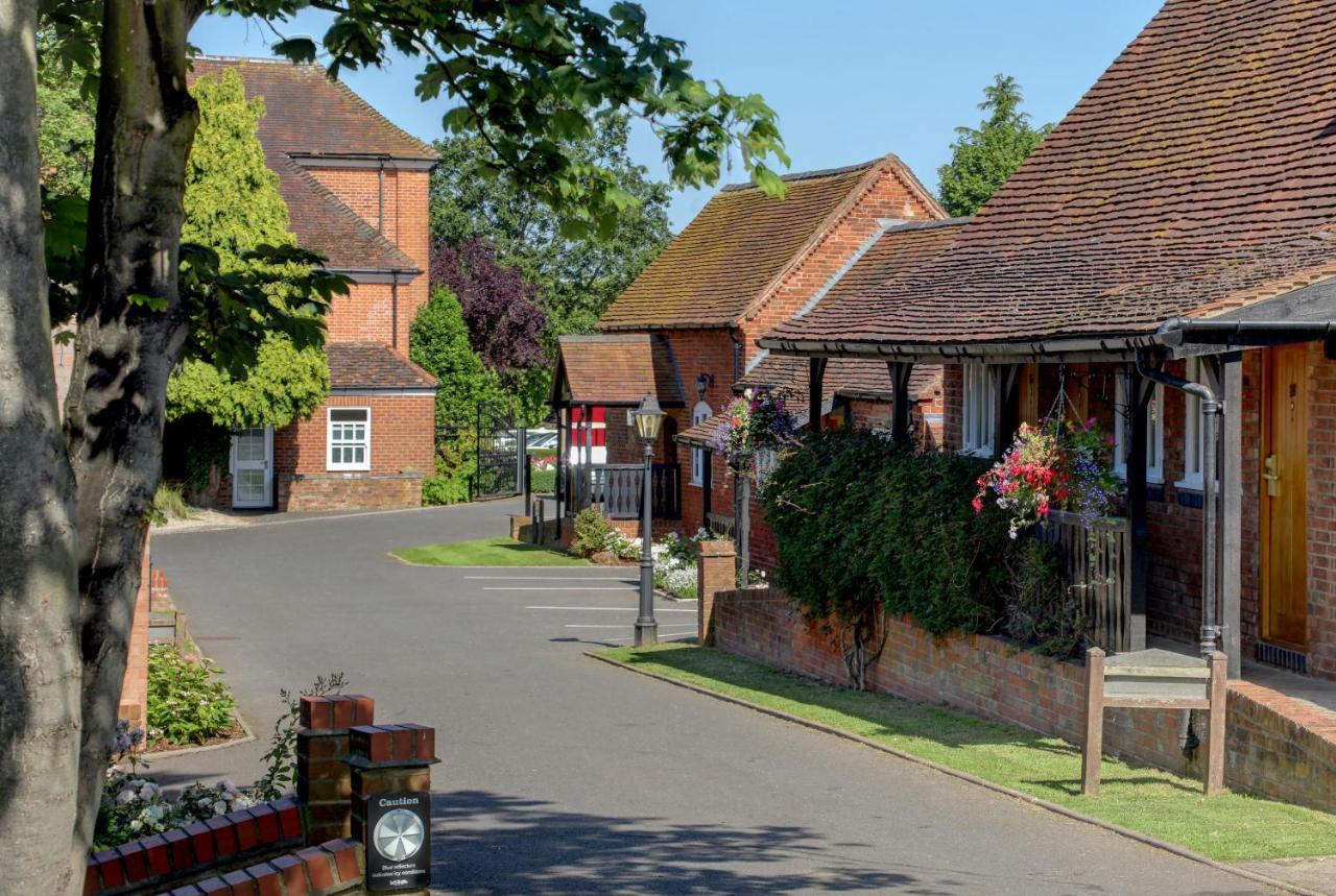 Windmill Village Hotel, Golf Club & Spa, BW Signature Collection Coventry Extérieur photo
